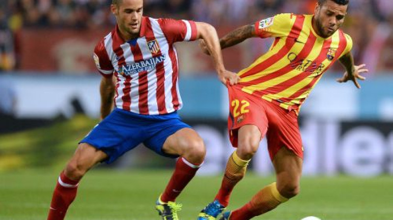 Mario Svaress cīņā ar Dani Alvešu
Foto:AFP/Scanpix