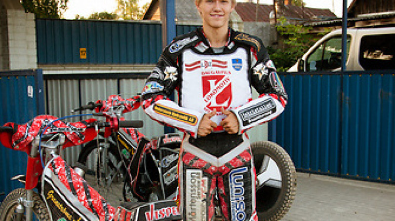 Olivers Berntzons šosezon jau ir braucis Daugavpilī "Lokomotīves" vestē, bet svētdien viņš debitēs komandas sastāvā.