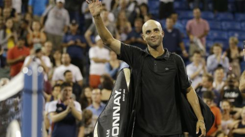 Džeimss Bleiks atvadās  
Foto: AFP/Scanpix