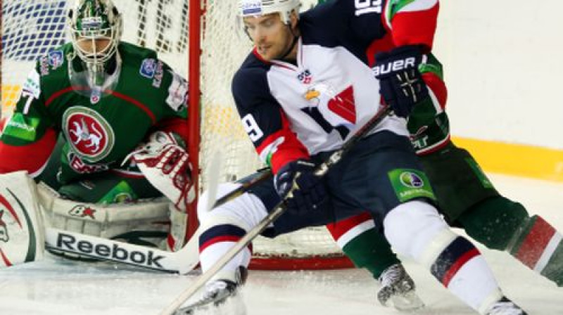 Mihels Miklīks (priekšplānā) ar 24 punktiem bija rezultatīvākais "Slovan" spēlētājs
Foto: ITAR-TASS/Scanpix