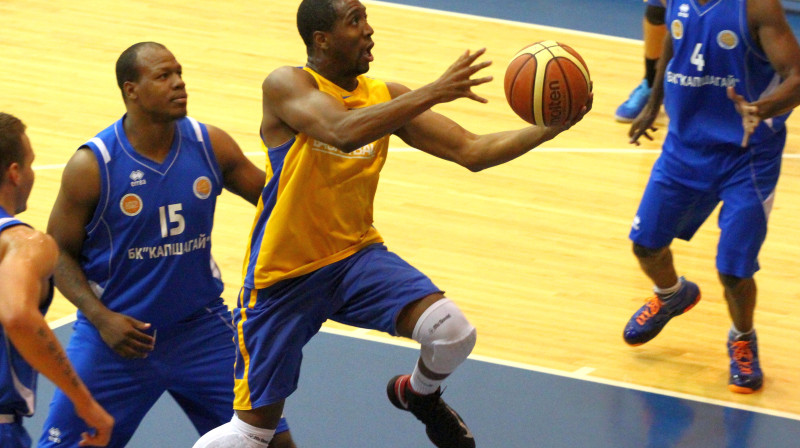 Uzbrukumā BK "Ventspils" jaunais saspēles vadītājs Lorenco Viljams
Foto: Ģirts Staris, ventasbalss.lv