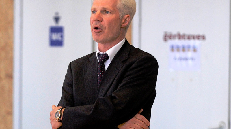 Ainars Zvirgzdiņš pagājušajā sezonā asistēja Mārtiņam Gulbim ''Baronā'', bet šosezon atgriezīsies galvenā trenera amatā un vadīs ''Jūrmala/Fēnikss''. Foto: Romāns Kokšarovs, ''Sporta...