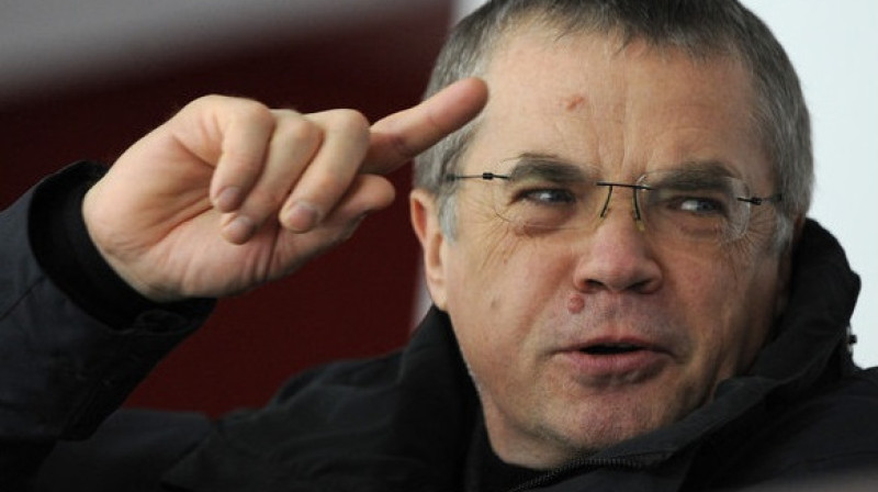 KHL prezidents Aleksandrs Medvedevs vēro Maskavas "Spartak" un Sanktpēterburgas SKA spēli
Foto: ITAR-TASS/Scanpix