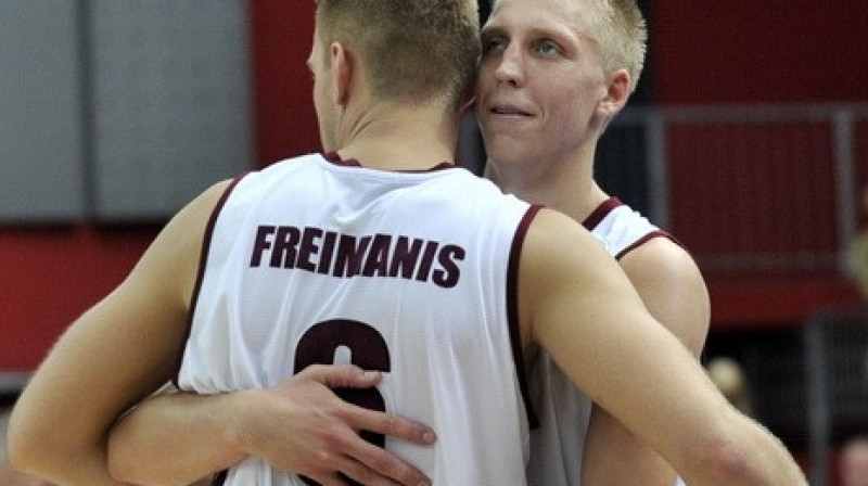 Rolands Freimanis un Mareks Majeris
Foto: Romāns Kokšarovs, Sporta Avīze, f64