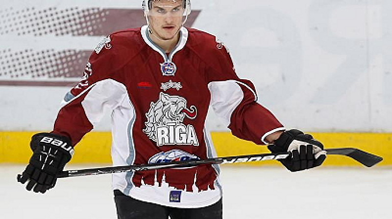 Andris Siksnis pēc MHL pirmās spēļu dienas raudzījās no līgas rezultatīvāko, lietderīgāko un rezultatīvi piespēlējošāko spēlētāju Topu pirmajām vietām. Foto: HK Rīga ofic. profils...