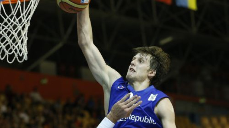 Jans Veselijs 2013. gada EČ vidēji spēlē guva 17 punktus un izcīnīja 11,2 atlēkušās bumbas. Foto:AP/Scanpix.