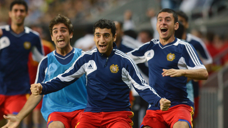 Armēnijas izlases futbolisti priecājas par panākumu
Foto: AFP/Scanpix