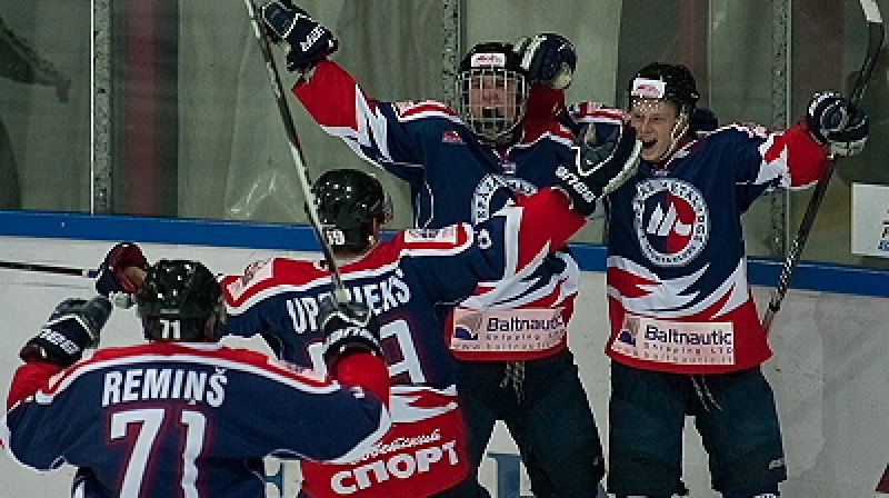 Liepājas Metalurgs jaunatnes komandas puiši vēl kopā "vienotā  frontē".  Foto: skliepajasmetalurgs.lv