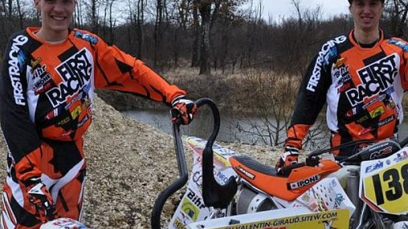 Musē kopā ar savu bijušo pilotu Žiro
Foto: lanouvellerepublique.fr