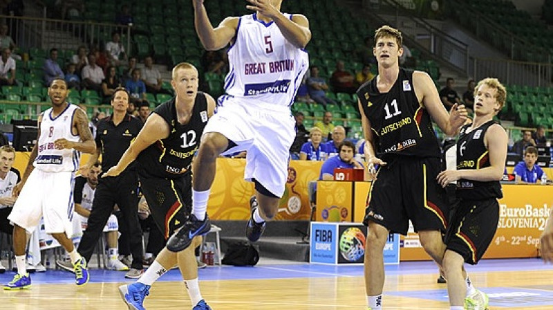 Endrjū Lourenss 2012. gadā bija jaunākais britu spēlētājs Londonas spēlēs, bet svētdien guva 23 punktus uzvarā pār Vāciju
Foto: www.fibaeurope.com