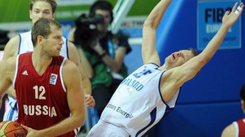 Sergejs Moņa pret Tēmu Ranniko
Foto: AFP/Scanpix