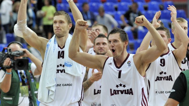 Kapteinis un viņa komanda. Uzvarētāji!
Foto: Romāns Kokšarovs, Sporta Avīze/f64
