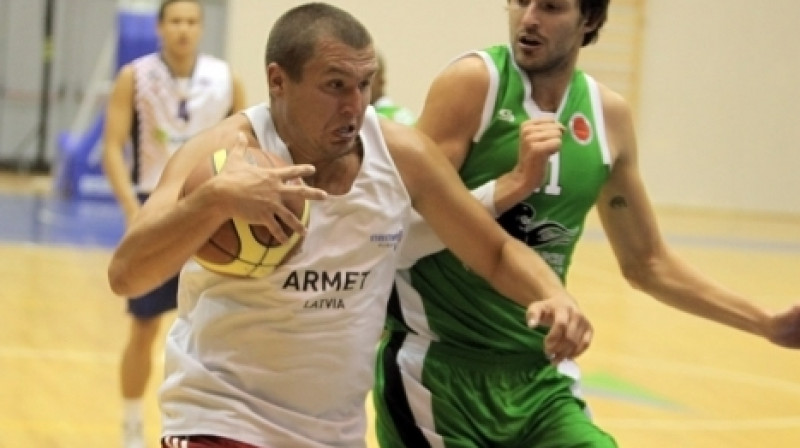 Edgars Krūmiņš (ar bumbu)
Foto: Ivars Veiliņš, Jelgavas Vēstnesis