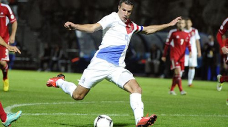 Robins van Persijs pret Andoru guva abus Nīderlandes vārtus
Foto:AFP/Scanpix