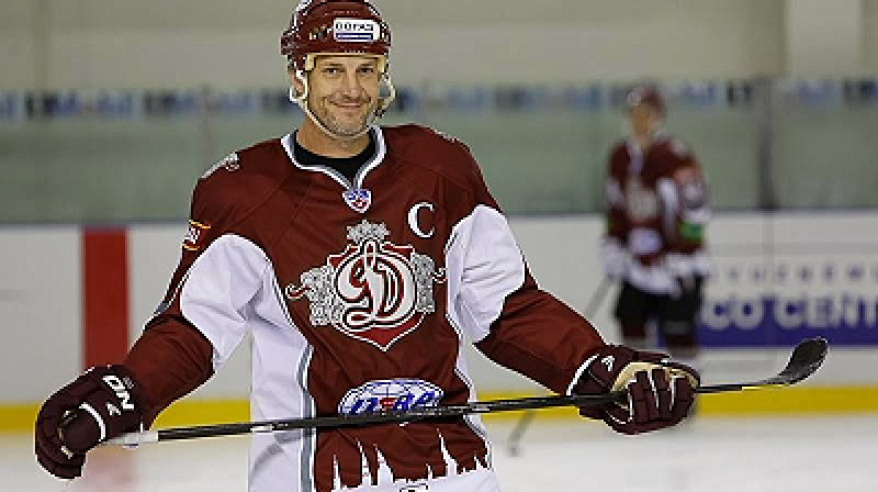 Kamēr Sandis Ozoliņš laukumā, pretiniekiem "nespīd". Vismaz pagaidām. Foto: Rīgas Dinamo ofic. profils facebook.com
