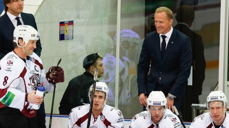 Uz soliņa smaidīgs ne tikai Artis Ābols...
Foto: dinamoriga.lv