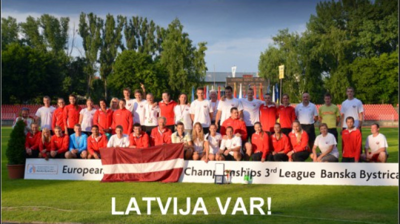 Izlases kopbilde pēc izcīnītās 2. vietas Eiropas komandu čempionāta 3. līgas sacensībās Slovākijā
Foto: Juris Bērziņš-Soms