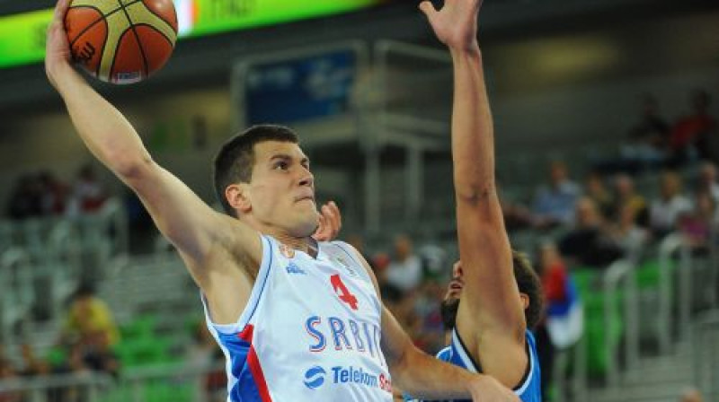 Nemanja Nedovičs gatavs triekt bumbu grozā no augšas
Foto:AFP/Scanpix