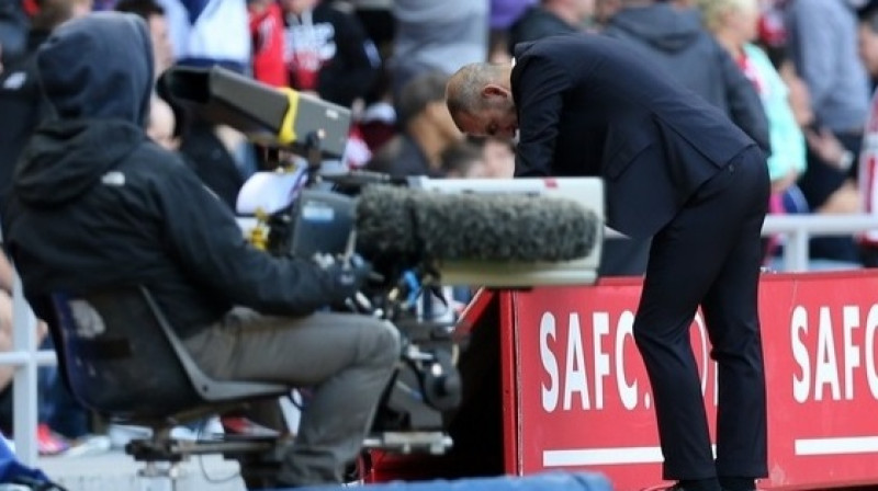 Paulo Di Kanio savā pirmajā Premjerlīgas darbā nenoturējās pārāk ilgi 
Foto: AFP/Scanpix