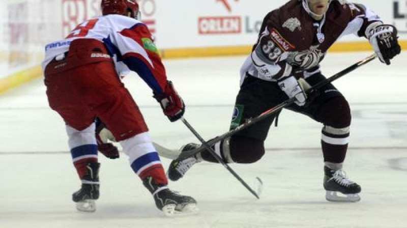 Mets Robinsons (pa labi)
Foto: Romāns Kokšarovs, Sporta Avīze, f64