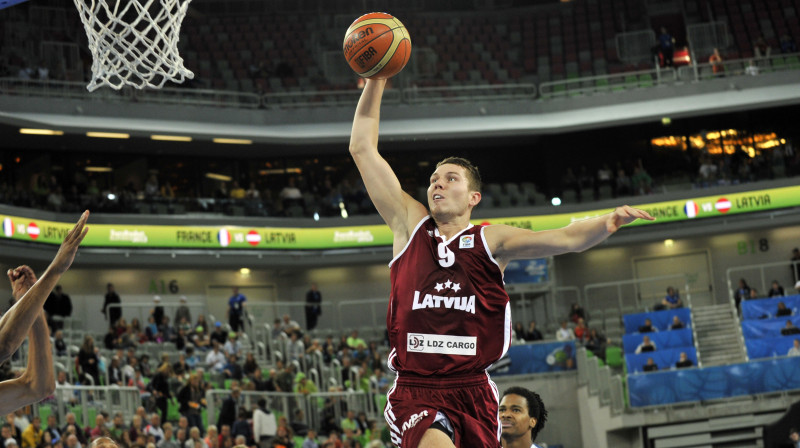 Dairis Bertāns 
Foto: Romāns Kokšarovs, Sporta Avīze, f64