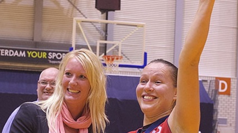 Anete Horelika saņem MVP balvu
Foto: www.probuildlions.nl