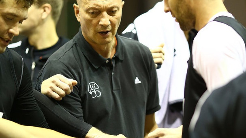 "VEF Rīga" galvenais treneris Ramūns Butauts: pirms spēles Valmierā nopietns noskaņojums. 
Foto: Lietuvos rytas