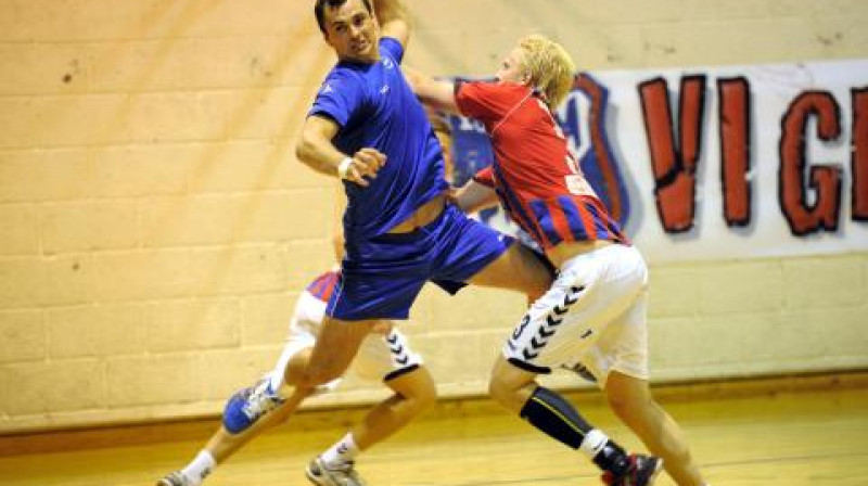 Jānis Pavlovičs guva 6 vārtus  "Sandefjord HB" labā un sekmēja komandas ienākšanu starp Norvēģijas handbola 1. divīzijas līderiem.   
Foto: touch.sb.no