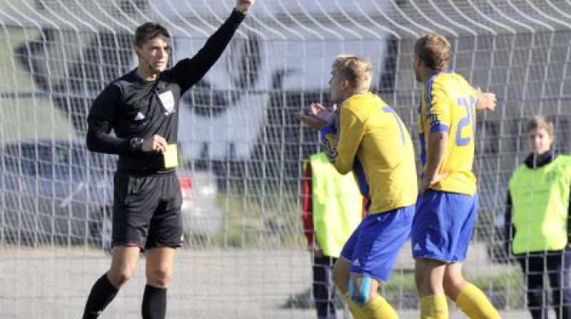 Andris Treimanis noraida Daniilu Turkovu
Foto: Romāns Kokšarovs, Sporta Avīze, f64