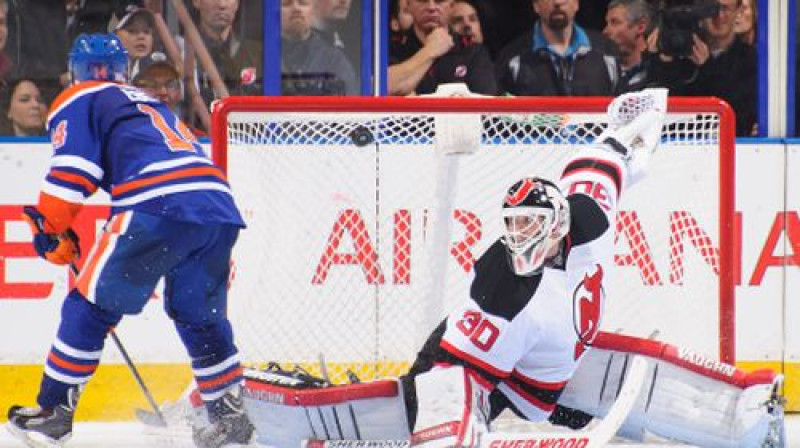 Džordans Eberle raida ripu Martina Brodēra vārtos
Foto:AFP/Scanpix
