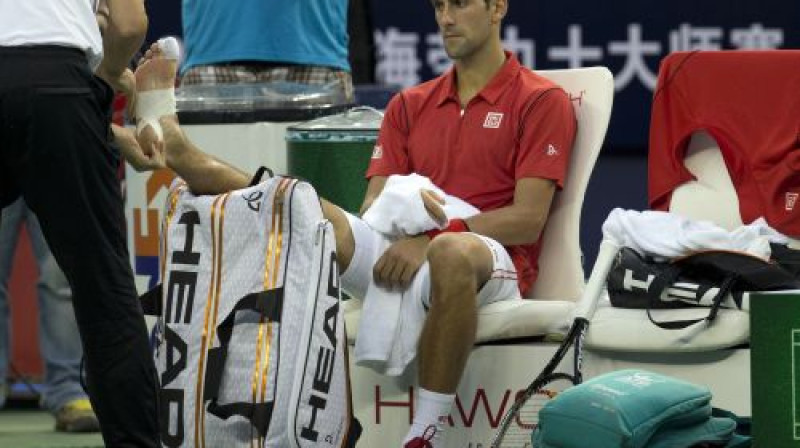 Novaka Džokoviča labās pēdas savainojums neesot nopietns
Foto: AP/Scanpix