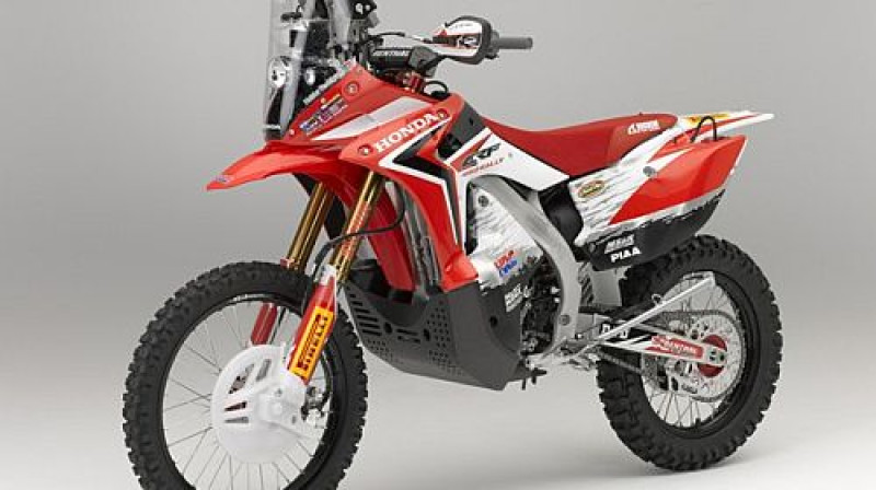 "Honda" komandas jaunais Dakaras motocikls
Foto: Honda