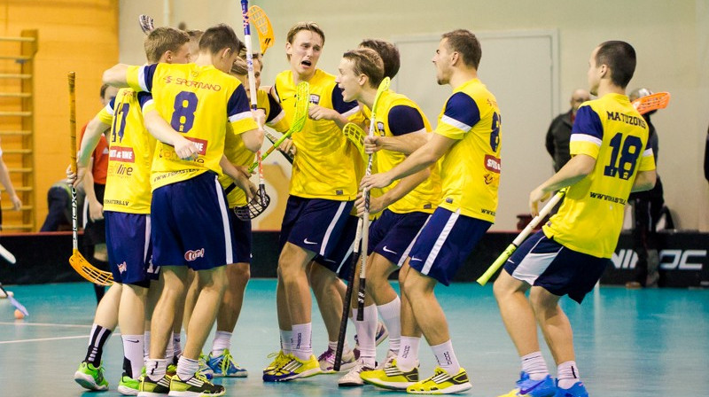 "Ulbroka/FS Masters" priecājas par uzvaru Valmierā
Foto: floorball.lv
