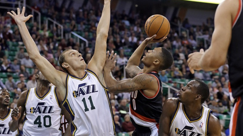 Andris Biedriņš aizsardzībā
Foto: AP/Scanpix