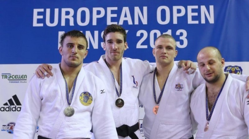 Viktors Reško (trešais no kreisās)
Foto: eju.net