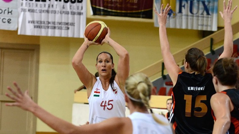 Liene Jansone (#45) ir viena no Miškolcas kluba līderēm
Foto: www.melbasket.eu