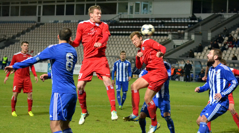 Nauris Bulvītis un Renārs Rode uzbrukumā
Foto: M.Jankovskis, Sportacentrs.com