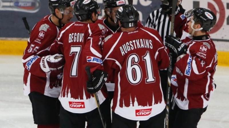 HK "Rīga" komanda pēc kārtējā vārtu guvuma
Foto: dinamoriga.eu