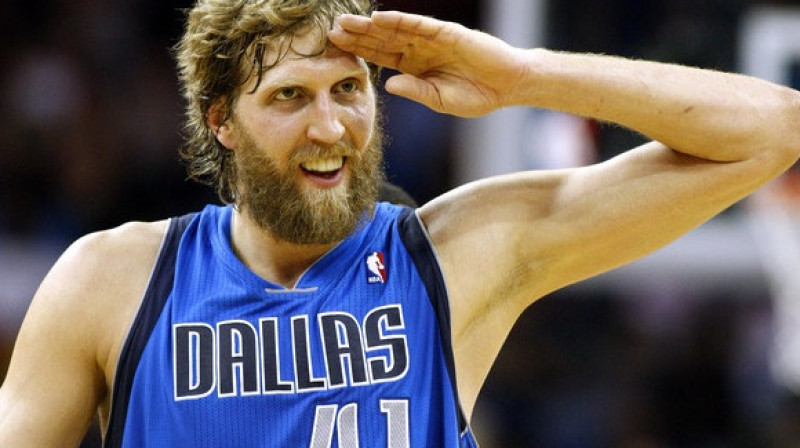 Dirks Novickis 2013. gada 14. aprīlī Ņūorleānā sasniedza 25 000 gūto punktu robežu NBA spēlēs
Foto: AP/Scanpix