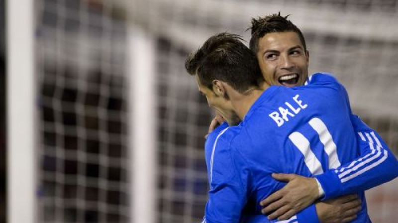 Krištianu Ronaldu un Garets Beils
Foto: AFP/Scanpix