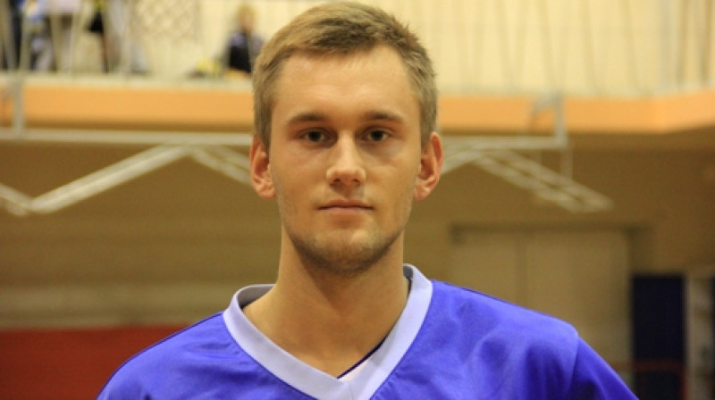 Carnikavas komandas aizsargs Edgars Vecums.
Foto: Carnikavas sporta centrs