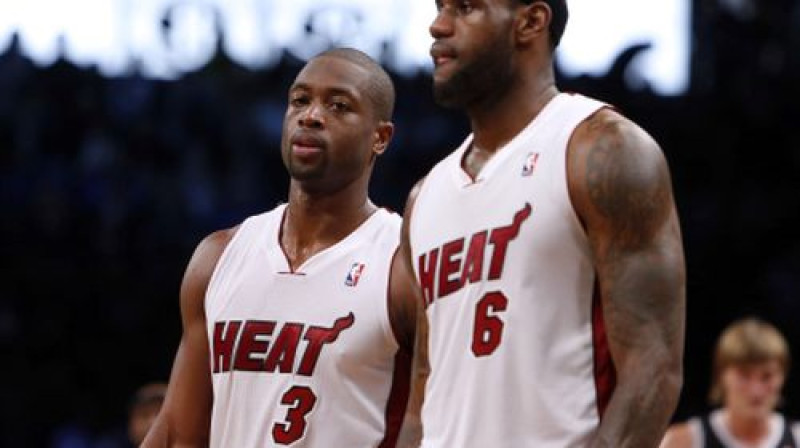 Dveins Veids un Lebrons Džeimss
Foto:AP/Scanpix