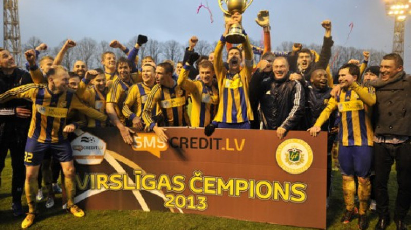 FK "Ventspils" futbolisti - 2013.gada Latvijas čempioni
Foto: Romāns Kokšarovs, Sporta Avīze/F64