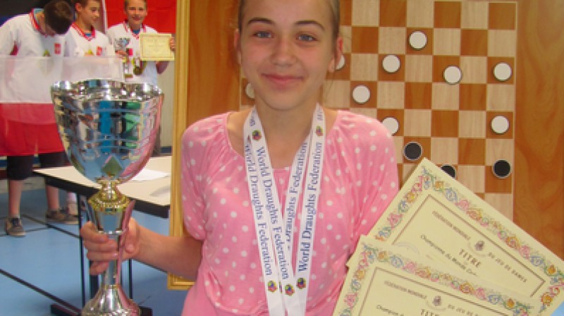 Jeļena Česnokova - U16 pasaules čempione
Foto: draughts.lv