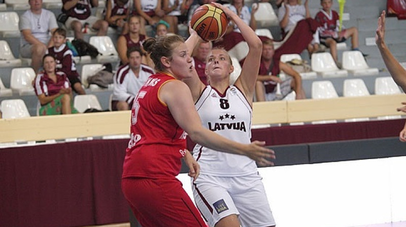 Vineta Bīriņa Eiropas U18 čempionātā Ungārijā
Foto: www.fibaeurope.com