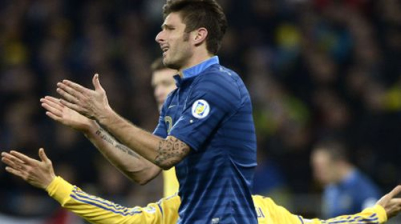 Olivjē Žirū nav apmierināts ar savu sniegumu mačā pret Ukrainu
Foto:AFP/Scanpix