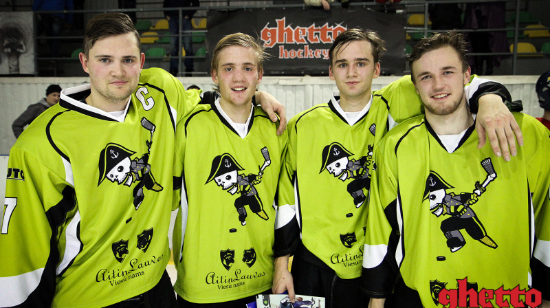 "Ghetto Hockey" pirmā čempionvienība "Pirāti"
Foto: Renārs Buivids