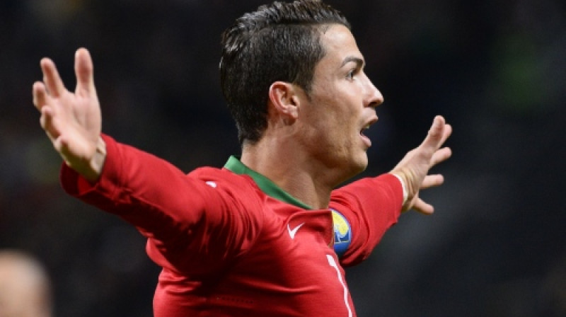 Krištianu Ronaldu ar četriem precīziem sitieniem ieveda Portugāli finālturnīrā
Foto: AFP/Scanpix
