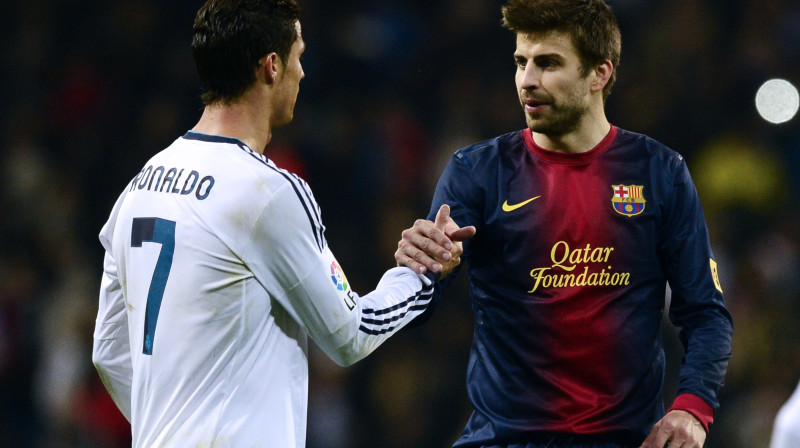 Krištianu Ronaldu un Herards Pikē
Foto: AFP/Scanpix