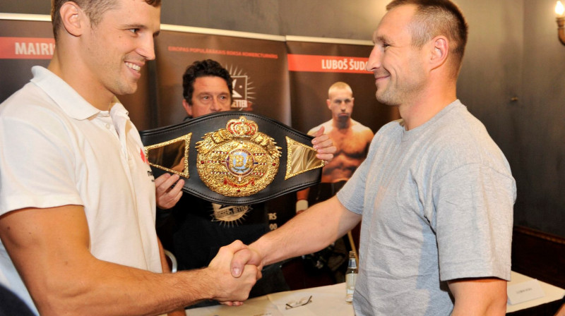 Mairis Briedis un Ļubošs Šuda
Foto: Romāns Kokšarovs, Sporta Avīze, f64